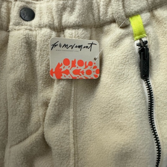 Free People Movement Arena Pants NWT, size XS - Picture 3 of 4